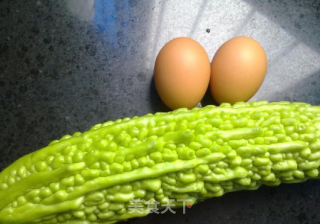 苦瓜扒蛋的做法步骤：1