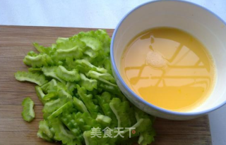 苦瓜扒蛋的做法步骤：2