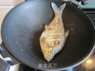 红烧鳊鱼的做法步骤：6