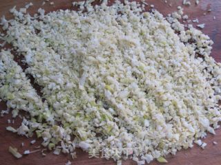 芹菜肉馅饼的做法步骤：2