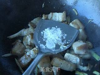 玉米红烧肉的做法步骤：4