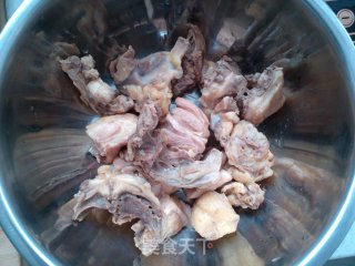 大盘鸡的做法步骤：1