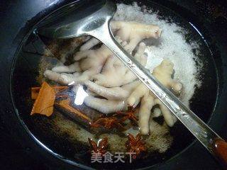红烧鸡爪的做法步骤：3