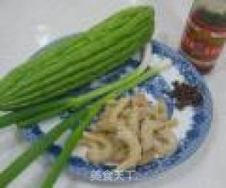 葱油苦瓜海米的做法步骤：1