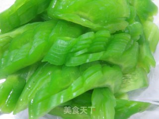 葱油苦瓜海米的做法步骤：2