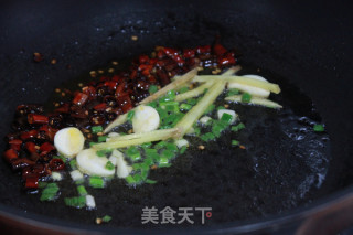 辣椒炒五花肉的做法步骤：6