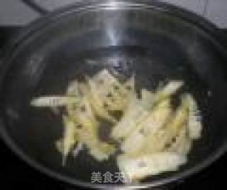 雪菜炒春笋的做法步骤：3