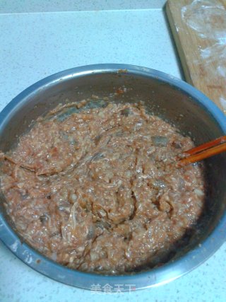 鲜嫩多汁的牛肉水饺的做法步骤：1