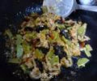 鱼香小炒肉的做法步骤：8