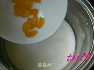 QQ糖芒果牛奶的做法步骤：3