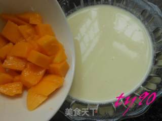 QQ糖芒果牛奶的做法步骤：7
