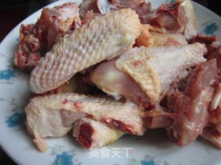 香菇烧鸡公的做法步骤：1