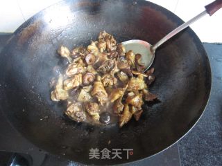 香菇烧鸡公的做法步骤：9