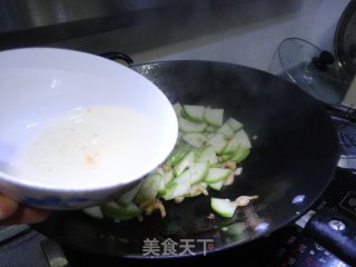 海米炒角瓜的做法步骤：7