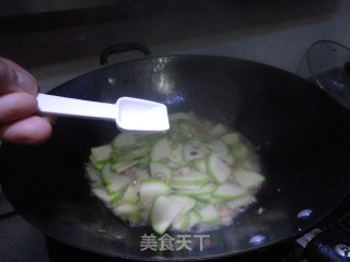 海米炒角瓜的做法步骤：8