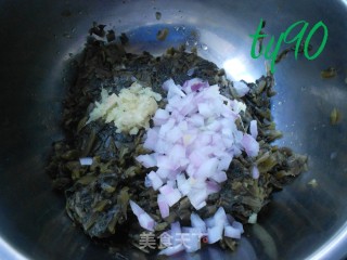 雪菜粉条肉包的做法步骤：1