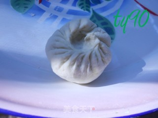 雪菜粉条肉包的做法步骤：6