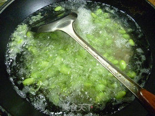 韭菜芽炒毛豆的做法步骤：6