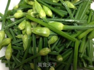 韭花炒木耳的做法步骤：2