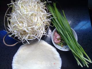 韭菜豆芽卷的做法步骤：1