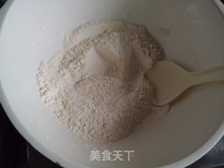 油盐花卷的做法步骤：1