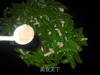 鸡肉炒荷兰豆的做法步骤：8