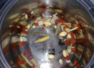 醉香鸡翅的做法步骤：2