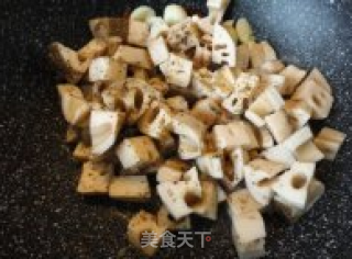香脆椒盐藕丁的做法步骤：3