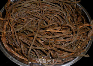 干豇豆炖腊猪蹄的做法步骤：2