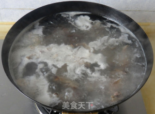 干豇豆炖腊猪蹄的做法步骤：4