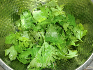芹菜叶蛋花汤的做法步骤：1