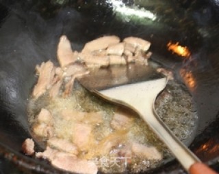 瞳氏土豆片炒尖椒的做法步骤：2