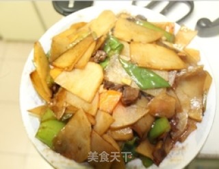 瞳氏土豆片炒尖椒的做法步骤：6