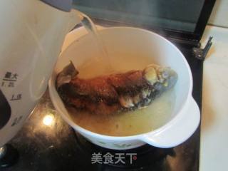 豆腐蘑菇炖鲫鱼的做法步骤：6