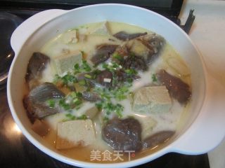 豆腐蘑菇炖鲫鱼的做法步骤：9