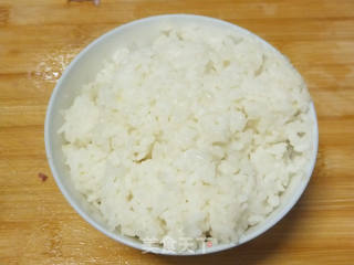 白玉菇蛋炒饭的做法步骤：2