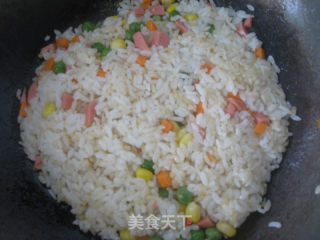 萌版小熊炒饭的做法步骤：4