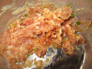 菠菜肉丸汤的做法步骤：2
