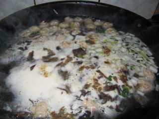 菠菜肉丸汤的做法步骤：8