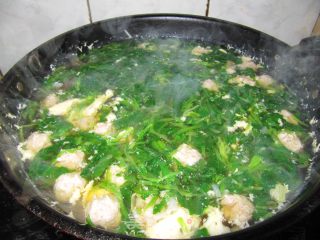 菠菜肉丸汤的做法步骤：12