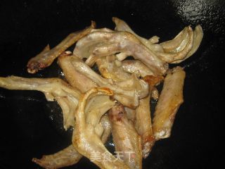 砂锅香辣田螺鸭脚、鸭翅的做法步骤：4