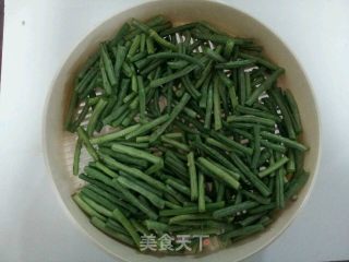 凉拌豇豆的做法步骤：1