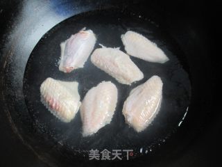 贵妃鸡翅的做法步骤：1
