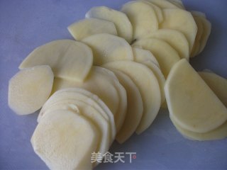 微波薯片的做法步骤：2