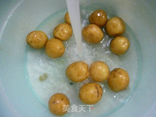 孜然小土豆的做法步骤：2