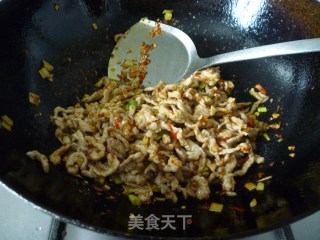 鱼香肉丝的做法步骤：8