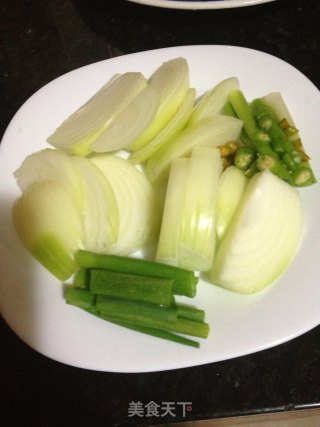 辣炒海鲜乌冬面的做法步骤：3