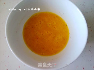 剩馒头的华丽变身-----炸馒头片的做法步骤：3