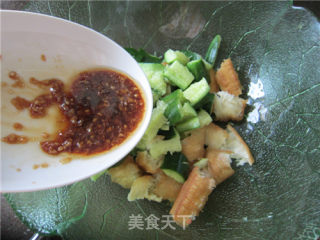黄瓜拌油条的做法步骤：5