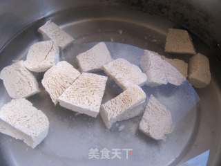 酸菜炖血肠的做法步骤：4